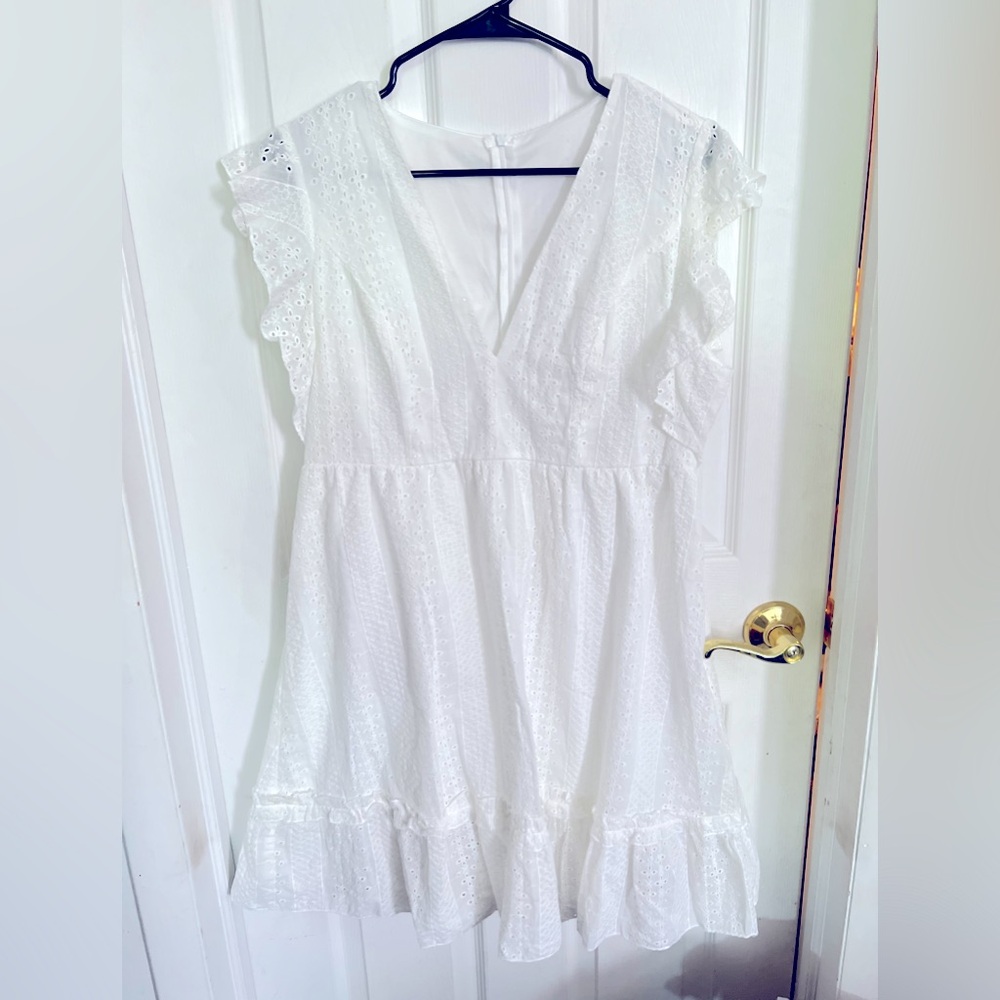 White v neck dress